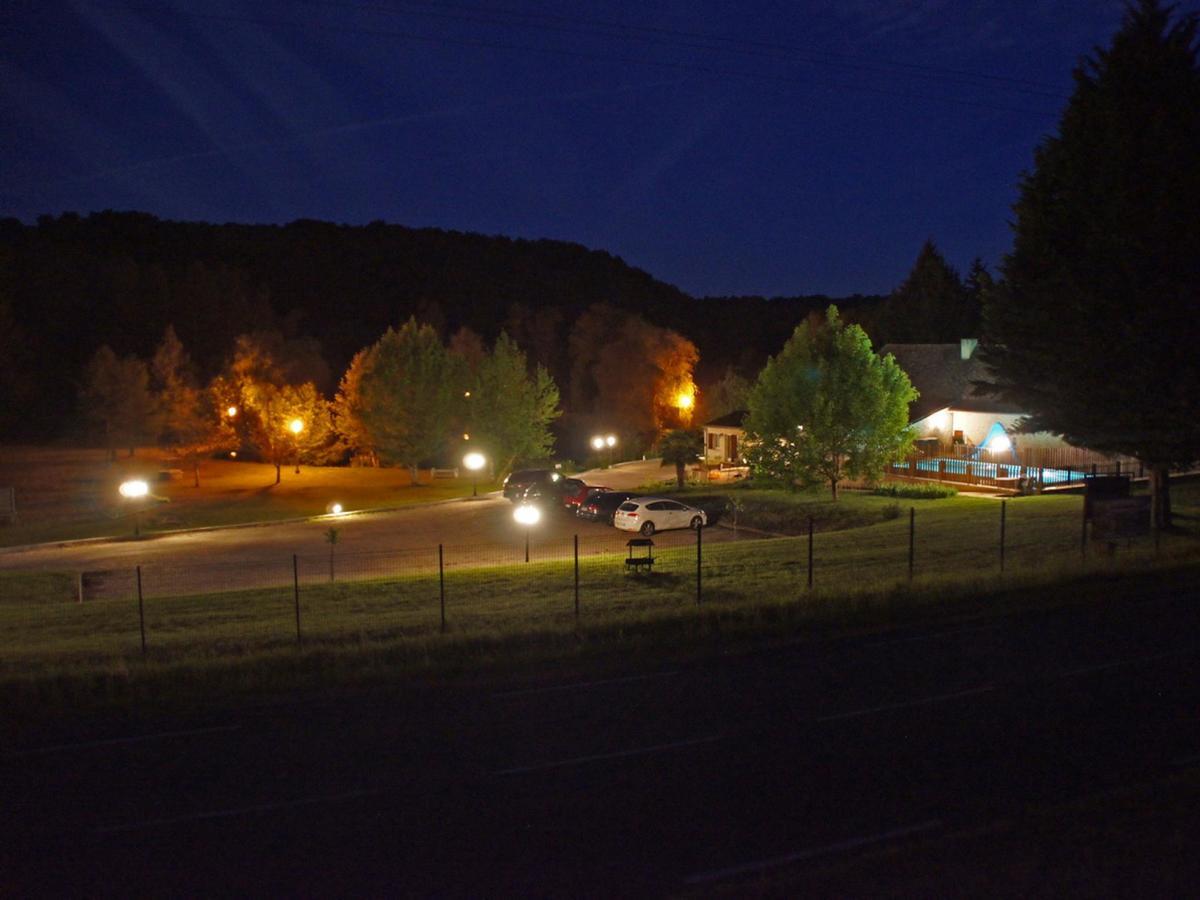 Le Domaine De L'Etang De Sandanet Issac Exterior foto